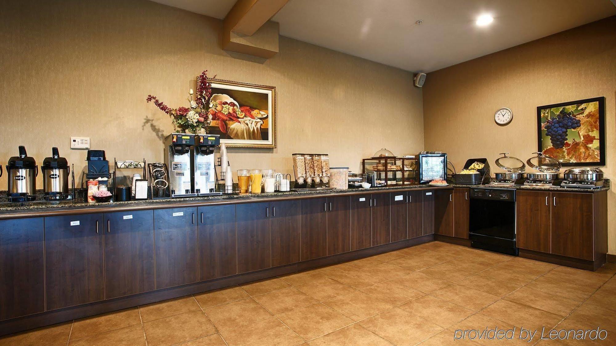 贝斯维斯特圣约翰套房酒店 外观 照片